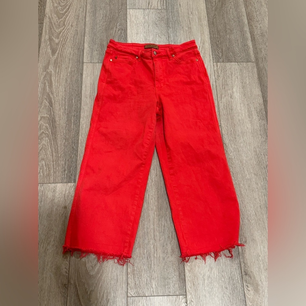 Judy Blue Tummy Control Cropped Denim Jeans​ - Picture 2 of 8